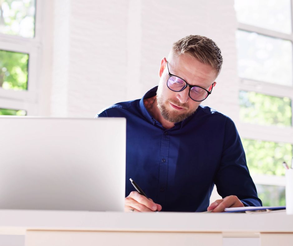 אימון CBT למנהלים תום ברנע